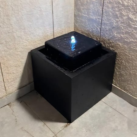 نافورة مضيئة فايبرجلاس