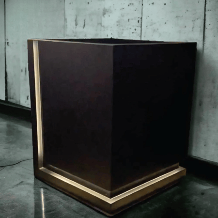 حوض زرع مربع مضئ 70سم