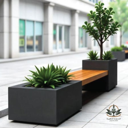 جلسة خارجية كبيرة مع مركنين