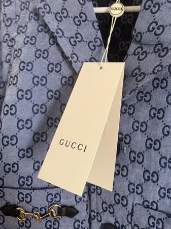 بدلة قوتشي ولادي رسمية