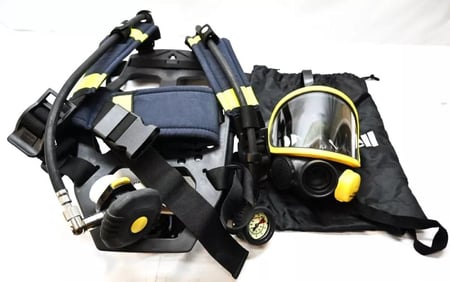 اسطوانة / جهاز تنفس ذاتي ( SCBA ) الاحتواء مصمم لمكافحة الحرائق والصناعات | العلامة التجارية: Honeywell  - مقياس الضغط: 300 بار - 7 لتر (مدة 45 دقيقة) - صنع في فرنسا -
