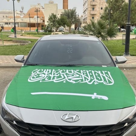 شعار علم السعودية قماش مطاط على كبوت جميع انواع السيارات بيج سكري SFCAR03