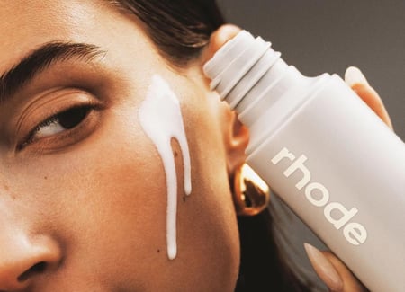 تونر الحليب الزجاجي  لتهدئة البشرة من رود