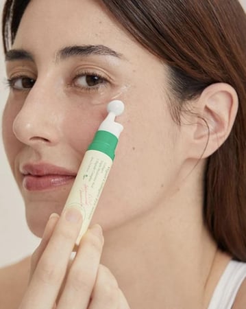 مجموعة اكسيس واي للتخلص من البقع الداكنة