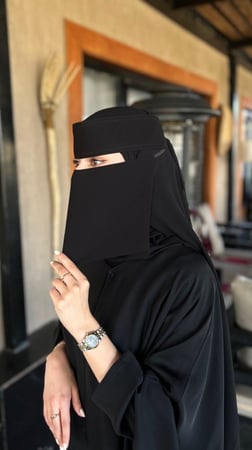 نقاب ملكي قصير