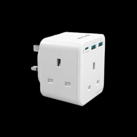 شاحن جداري راف باور بايونير 3 مداخل طاقه ثلاثيه مع منفذين USB ومنفذ تايب سي بتقنية PD بقوة 20 واط ميني - ابيض