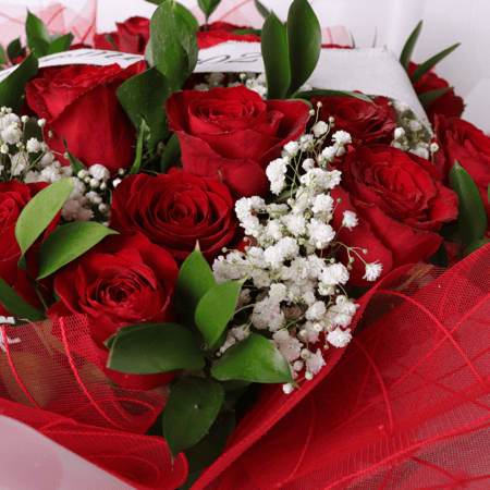 باقة ورد تغليف أحمر NF089