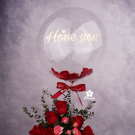 باقة ورد على شكل منطاد مع العبارة NF020