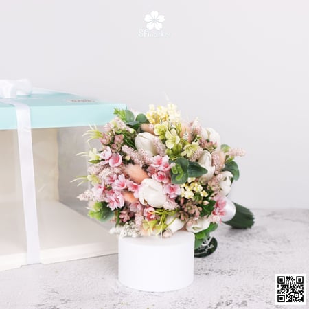 مسكة عروس ورد صناعي M1275