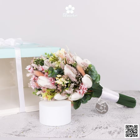 مسكة عروس ورد صناعي M1275