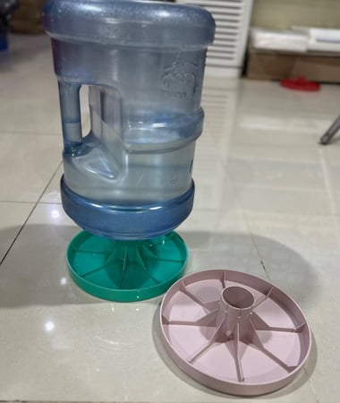 قاعدة مشربية للطيور