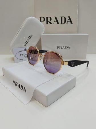 نظارات برادا الشمسية النسائية – إطار معدني ذهبي بعدسات بنفسجية متدرجة   57