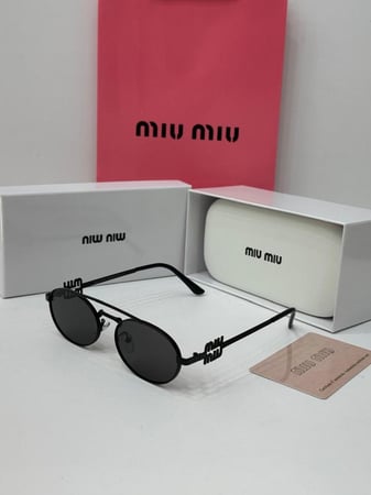 نظارة شمس ميو ميو – إطار أنيق وعدسات راقية