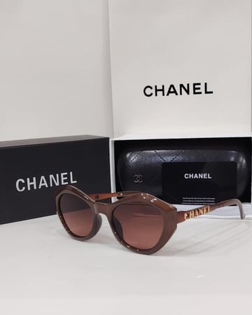 نظارة شانيل – إطار بني أنيق بعدسات بنية متدرجة