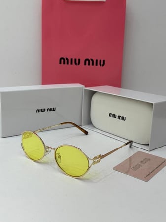 نظارة شمس ميو ميو – إطار أنيق وعدسات راقية