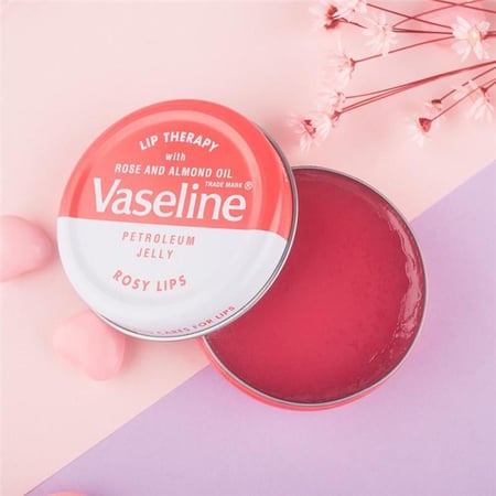 مرطب الشفاه فازلين الوردي