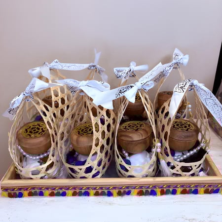 توزيعات رمضان سلال خوص ومبخرة بيضاء ( 4 حبات )