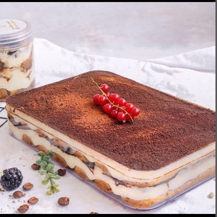 علب اكريلك للكيك بالحبة