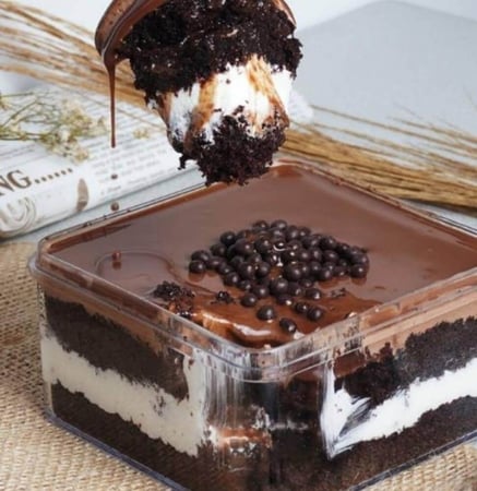 علب اكريلك للكيك بالحبة