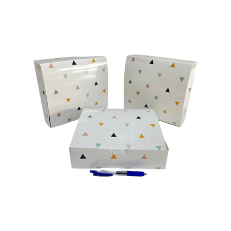 علب ورقيه بتقسيمات مختلفه مثلثات صغيره منقشه