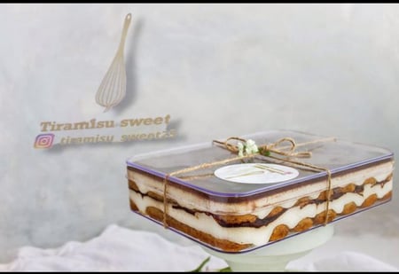 علب اكريلك للكيك بالحبة