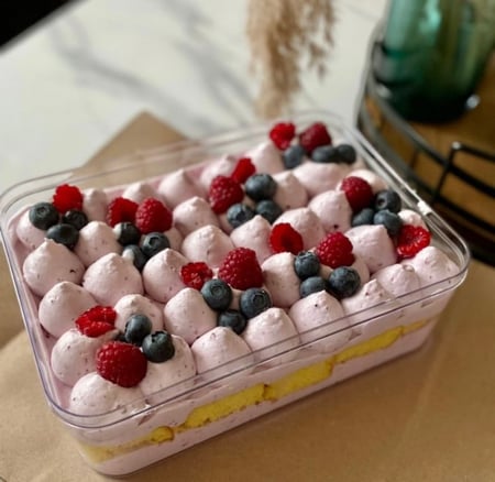 علب اكريلك للكيك بالحبة