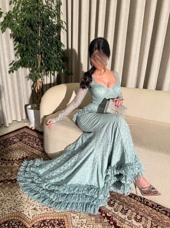 فساتين سواريه لبني