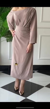 فساتين سواريه بينك