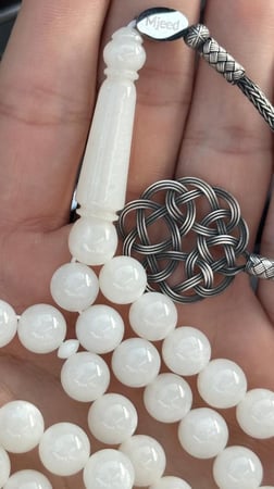 نحت سبحة بكلايت لؤلؤي - مناسب للإهداء