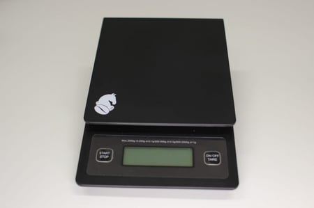 ميزان إلكتروني بشاشة LED مع مؤقت للقهوة