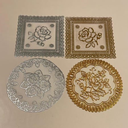 قاعدة و مفرش بلاستيكي للاكواب 6 حبة