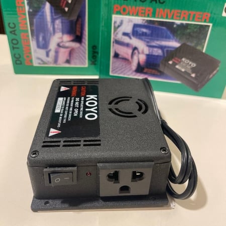 محول كهرباء سيارة ياباني 300 وات