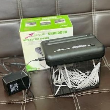 فرامة اوراق صغيرة كهربائية خط 220