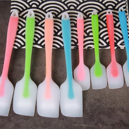 ملعقة سيليكون صغيرة
