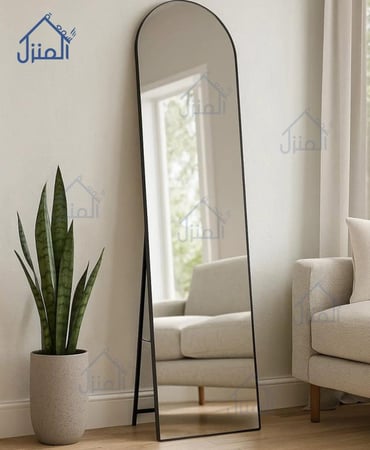 مرآة سولن بإطار أسود أسلوب عصري بلمسة فاخرة