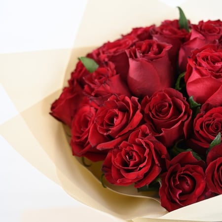 باقة رسالة حب مع شوكولاتة