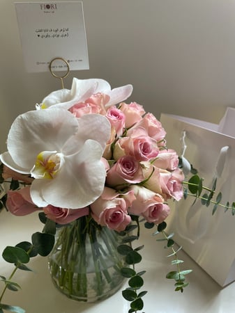 فازة ورد انيقه فازة ورد جده هدايا جده ورد طبيعي جده روز وردي بوكيه