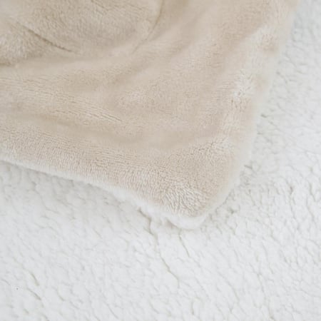 بطانية شتوية فاخرة وجهين وجه فرو وجه مخمل ناعمه مقاس 200 في 240 سم لون سكري 2 كيلو