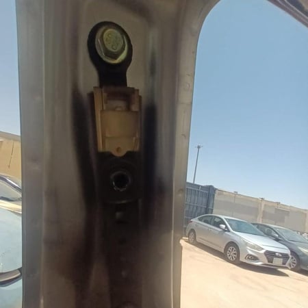قاعدة حزام امان جهة الراكب الامامي هونداي النترا