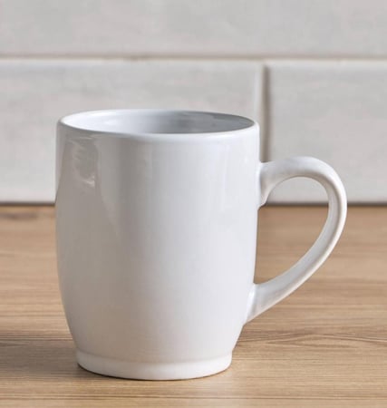 مج سيراميك ابيض فاتح لامع سعته٣٨٠ مل.