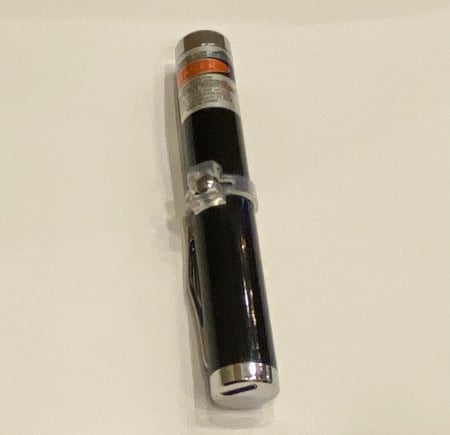 قلم ليزر اخضر احترافي إضاءة قوية وتصميم عملي ليزر لايتس