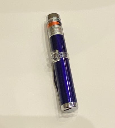 قلم ليزر اخضر احترافي إضاءة قوية وتصميم عملي ليزر لايتس