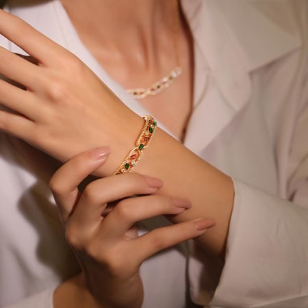 اساور كريستال نسائية