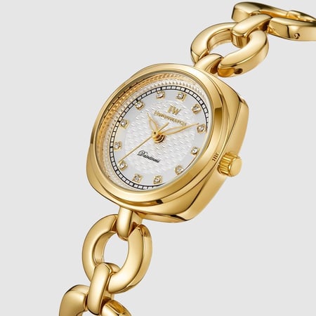 ساعة نسائية أنيقة