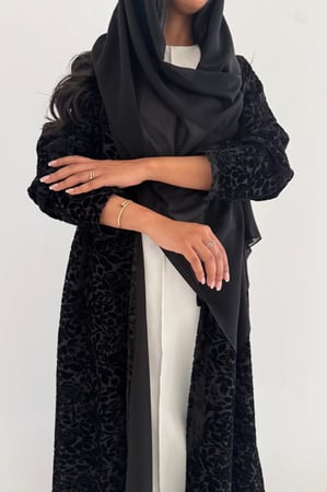 عباية شيفون مخمل كريب قصة ربع كلوش