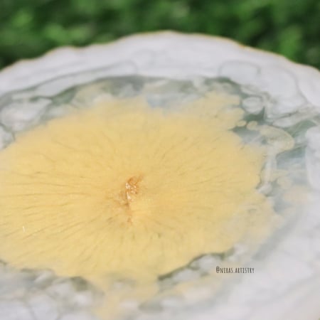 white & gold geode كوستر