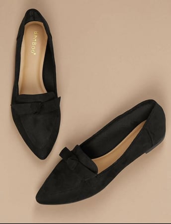 حذاء مسطح اسود