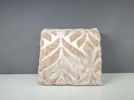 بطانية ميلاء جاكار محفوره لون بيج شتوي مفرد