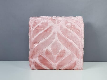 بطانية ميلاء جاكار محفوره لون وردي شتوي مفرد