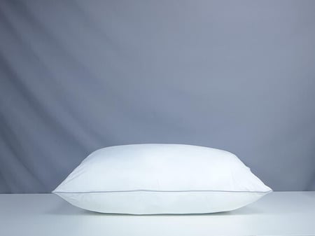مخدة فندقية هوتلي مارينا قطن 100% 75*50 cm